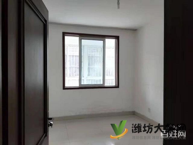 美林景苑,多層一樓3室2廳1衛(wèi)面積為130平 精裝修103萬(wàn)火急