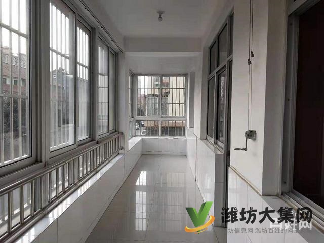 美林景苑,多層一樓3室2廳1衛(wèi)面積為130平 精裝修103萬(wàn)火急