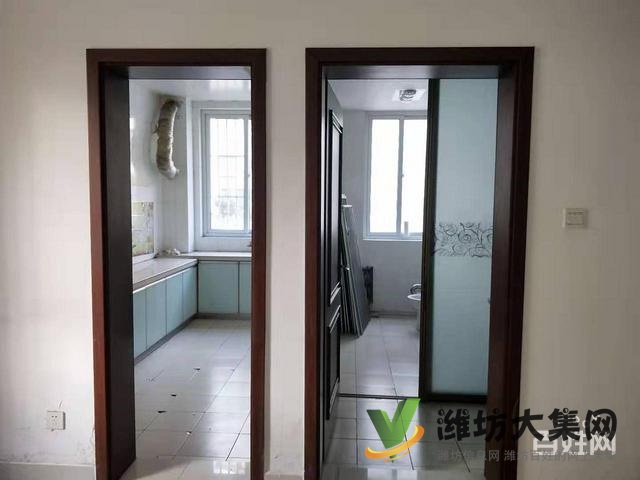 美林景苑,多層一樓3室2廳1衛(wèi)面積為130平 精裝修103萬(wàn)火急