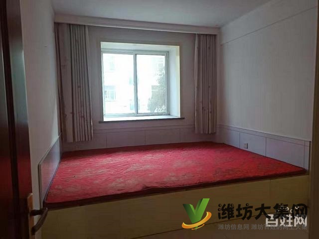 南關(guān)小學(xué)學(xué)區(qū)房世紀(jì)新城 精裝修135平三室兩廳送倉庫