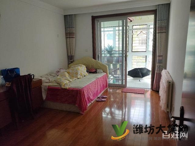 領(lǐng)世新城,離學(xué)校一步之遙,房主急售