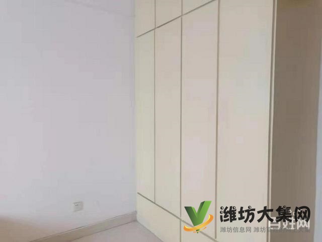 南關(guān)小學(xué)學(xué)區(qū)房世紀(jì)新城 精裝修135平三室兩廳送倉庫