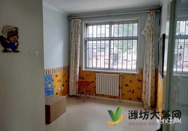 圣榮廣場多層1樓,精裝3室,房東急售,現(xiàn)在僅僅只要