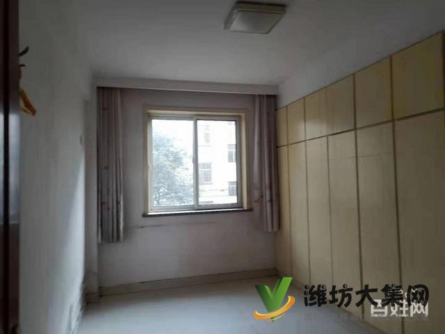 南關(guān)小學(xué)學(xué)區(qū)房世紀(jì)新城 精裝修135平三室兩廳送倉庫