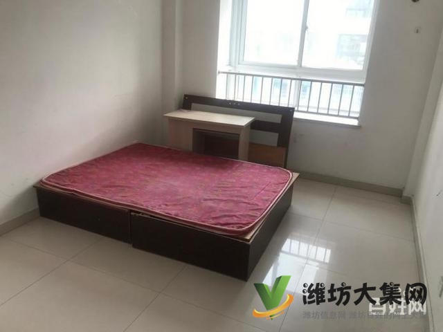 金都時(shí)代新城精裝三室緊鄰萬(wàn)達(dá)生活方便直接拎包入住