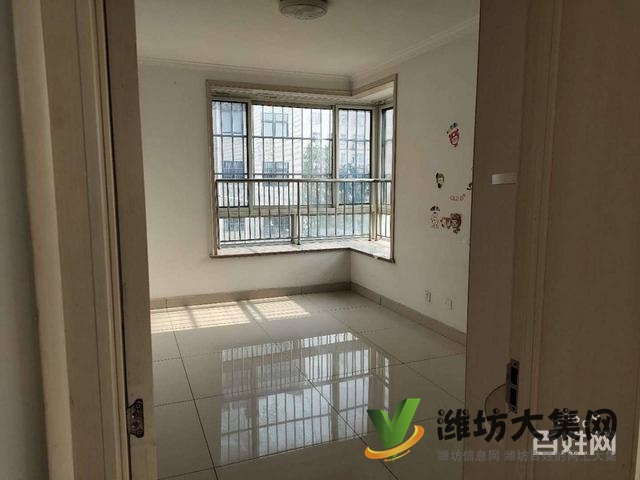 水岸綠洲黃.金2樓精裝2室房帶倉(cāng)庫(kù)急售