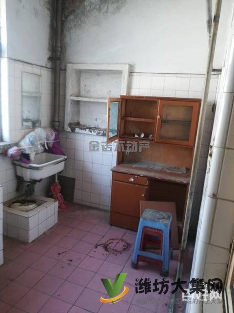 超低價!全款9萬買小三室健元春家屬院 送儲藏室過渡****