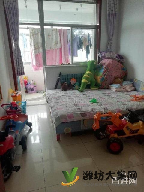 濰城區(qū)中心 東山客廳 帶大窗 全明戶型 低首付