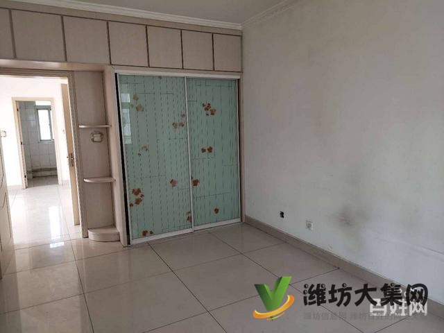 水岸綠洲黃.金2樓精裝2室房帶倉(cāng)庫(kù)急售