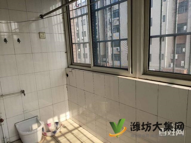 水岸綠洲黃.金2樓精裝2室房帶倉(cāng)庫(kù)急售