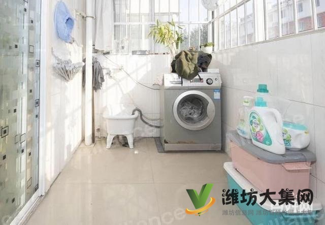 佳樂家高鐵新城近122平大三室 三樓客廳朝陽 精裝有證出稅