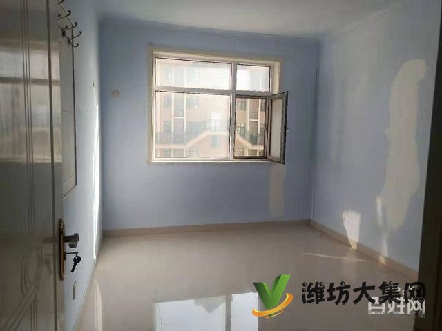 海龍學(xué)區(qū)房 三合春城 精裝修三室兩廳送倉(cāng)庫(kù)