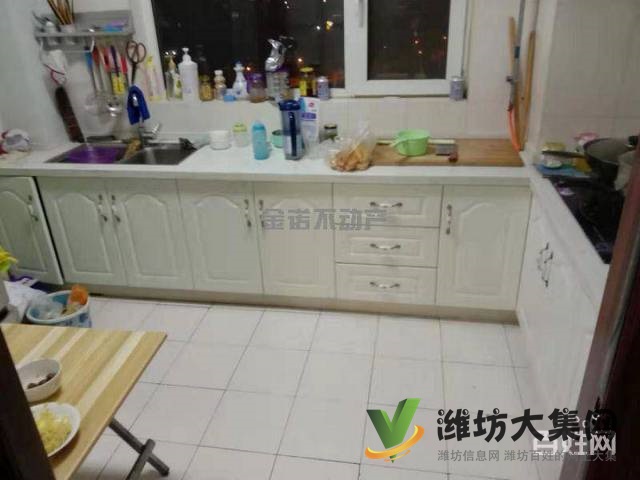 緊鄰華僑學校 清水嘉苑 130平三室好房 精裝 送車位儲藏室