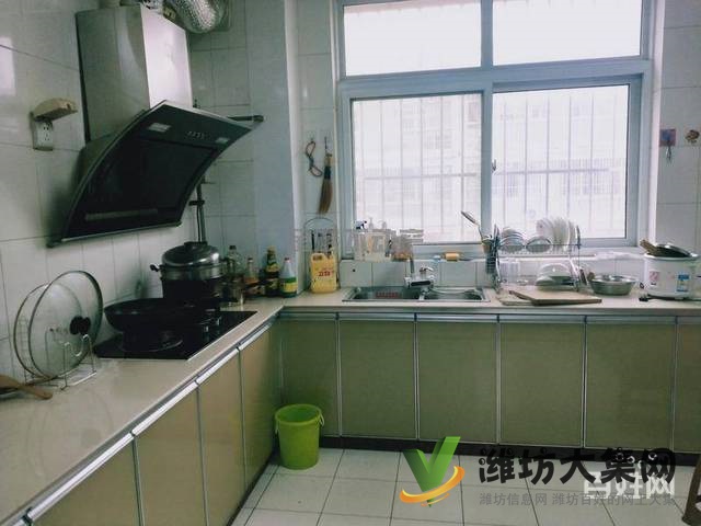 巴龍國際北區3室5樓136平 精裝修家具家電齊全拎包入住