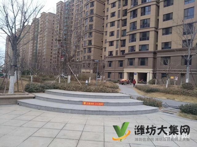 三友翡翠城90平米精裝修家具齊全拎包入住1000/