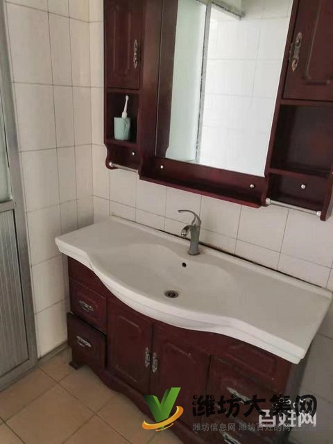 車(chē)站南青年路精裝3室 客廳朝陽(yáng) 干凈150平139