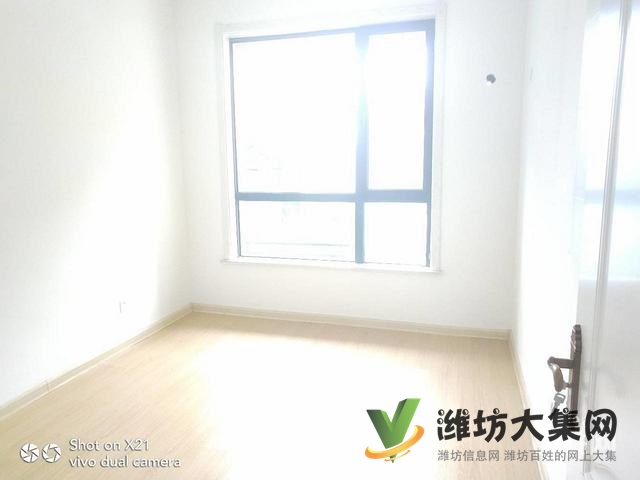 安丘一中學(xué)校緊鄰 尚水名邸一樓帶院 精裝拎包入住三