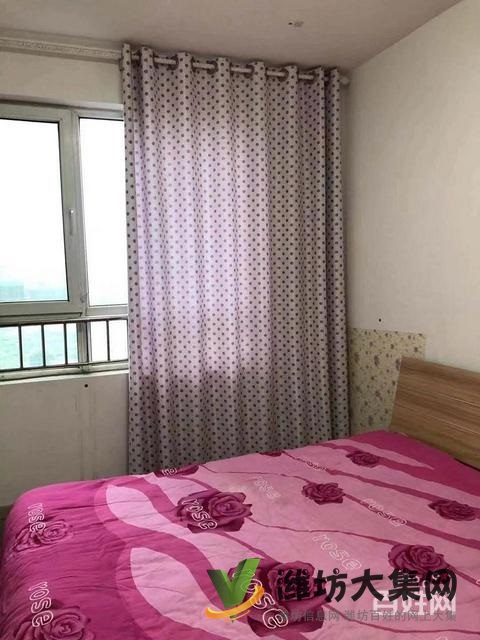 福樂多對面三友翡翠城精裝修三房兩廳家電家具齊全僅租1200