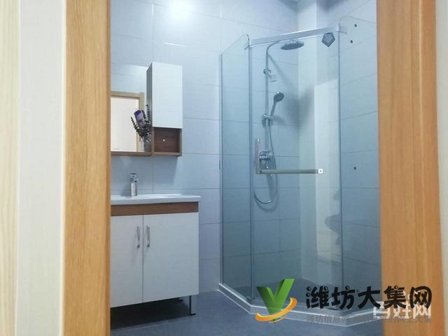 福樂多對(duì)面三友翡翠城精裝修三房?jī)蓮d家電家具齊全僅租12085