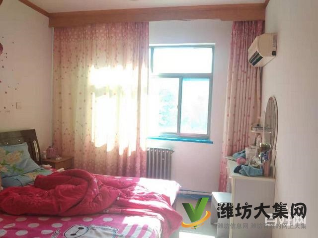 低樓層99平三室兩廳精裝 百匯市場近房主急售看房方便