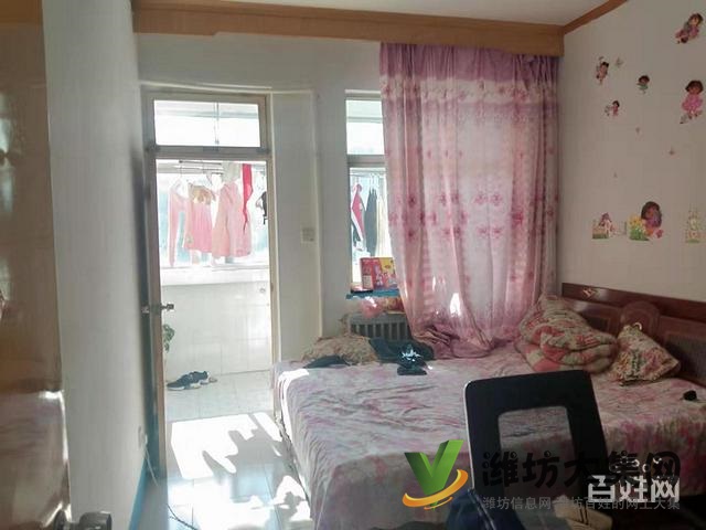 低樓層99平三室兩廳精裝 百匯市場近房主急售看房方便