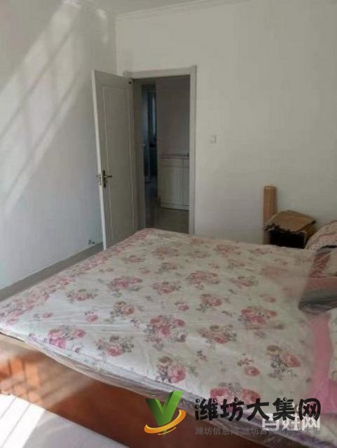 市北區就近上錦湖小學,三室兩廳帶車庫,無稅,樓層好