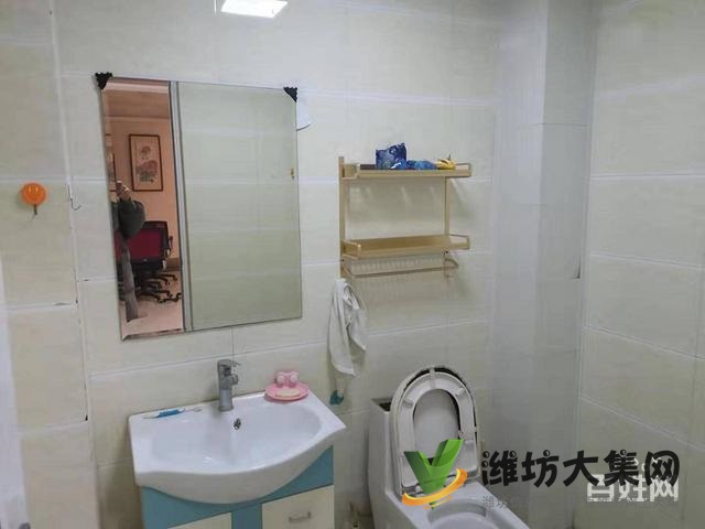 港苑新空間2室簡裝家具齊全1.1萬/年