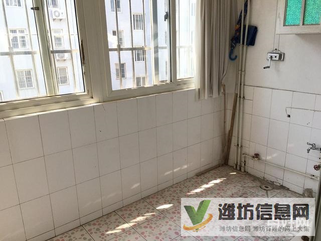 四季花園,多層黃 金三樓!精裝修送儲藏室!實驗學