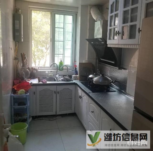 多層一樓帶院起地一層93平僅售73萬(wàn)精裝無(wú)稅急售帶