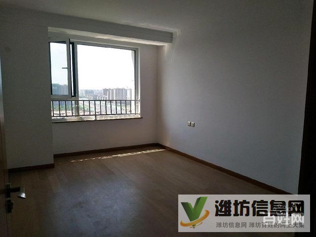 市府廣場(chǎng)近紫瑞園樓中間樓層