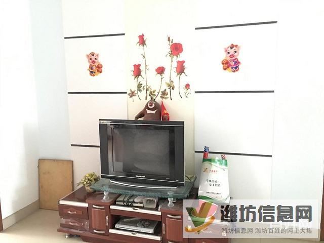 四季花園,多層黃 金三樓!精裝修送儲藏室!實驗學