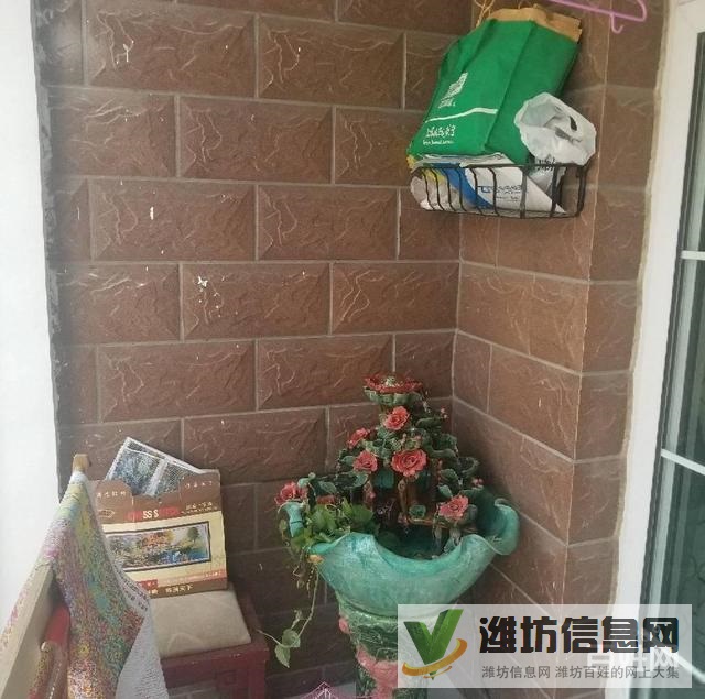 多層一樓帶院起地一層93平僅售73萬(wàn)精裝無(wú)稅急售帶