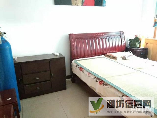 低樓層99平三室兩廳精裝 百匯市場近房主急售看房方便