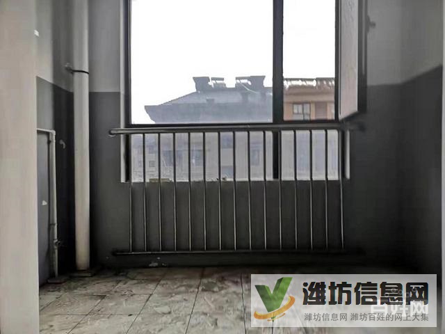 福樂多超市近,三友翡翠城南北通透,戶外風景優美,毛坯房,免稅