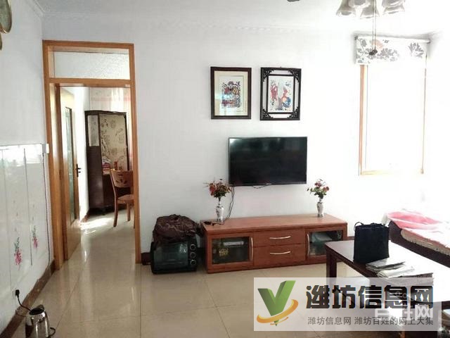 低樓層99平三室兩廳精裝 百匯市場近房主急售看房方便