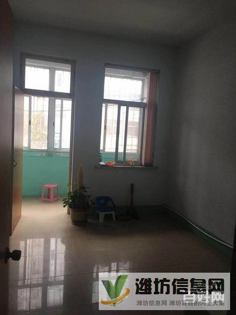 商業村近 多層一樓三室朝陽 單位房實際面積120平 急售可議