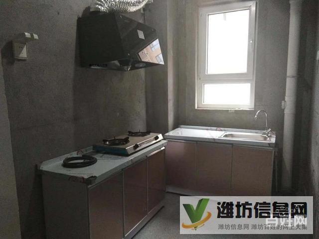 三友翡翠城 一樓帶大院 精裝修 配置齊全 拎包入住