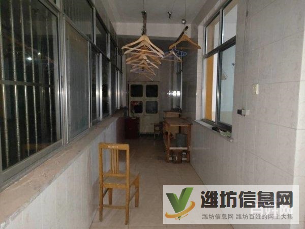 一實小近佳樂家 城市經典旁 帶車庫有地下室 家具家