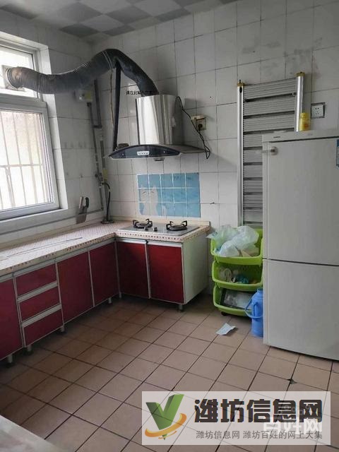 安順小區精裝三室鄰近東風街,空調兩部,家電齊全,急