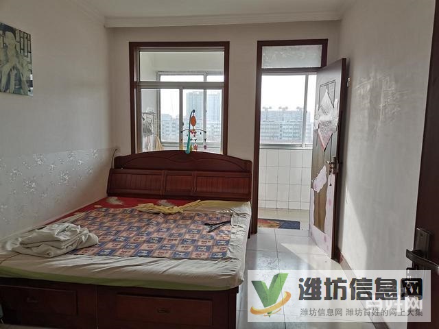 韓家村商業(yè)街,三室兩廳精裝修,家具家電齊全,拎包入住