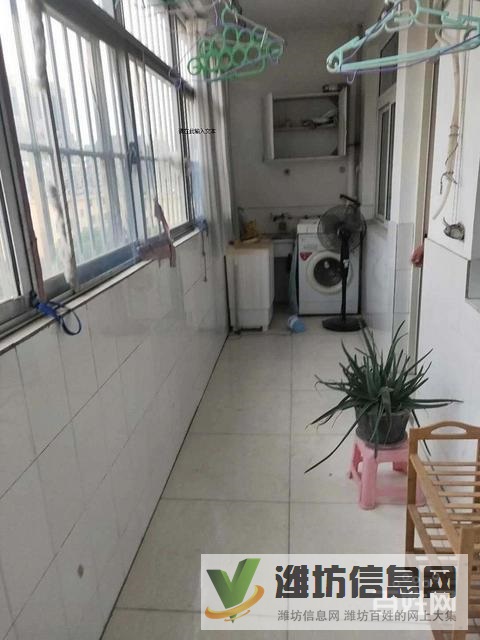 安順小區精裝三室鄰近東風街,空調兩部,家電齊全,急