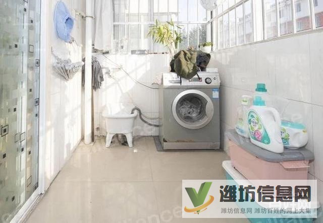 佳樂家高鐵新城近122平大三室 三樓客廳朝陽 精裝有證出稅