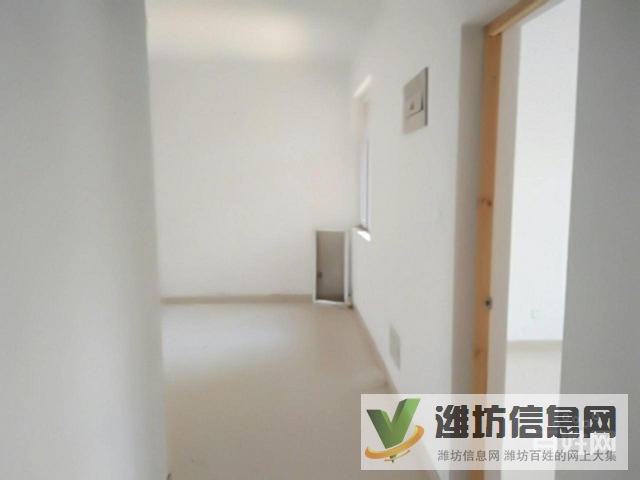 水木菁華,簡(jiǎn)單裝修,兩室兩廳,僅售30萬(wàn)。