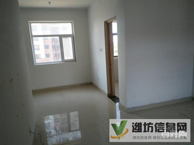 水木菁華,簡(jiǎn)單裝修,兩室兩廳,僅售30萬(wàn)。