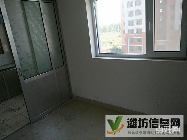 水木菁華,簡(jiǎn)單裝修,兩室兩廳,僅售30萬(wàn)。