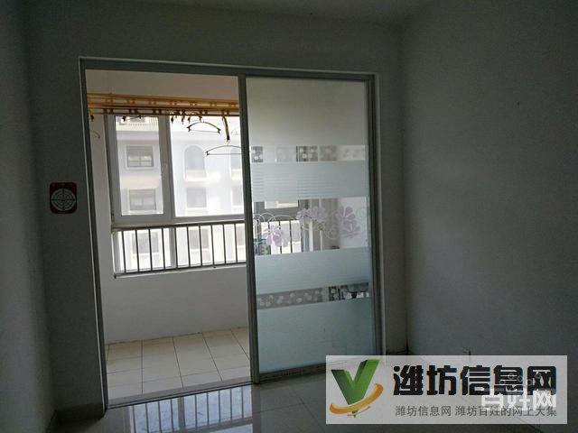 水木菁華,簡(jiǎn)單裝修,兩室兩廳,僅售30萬(wàn)。