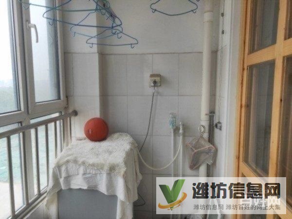 文昌學(xué)校近總部基地 環(huán)宇五金 精裝三室 送閣樓 有