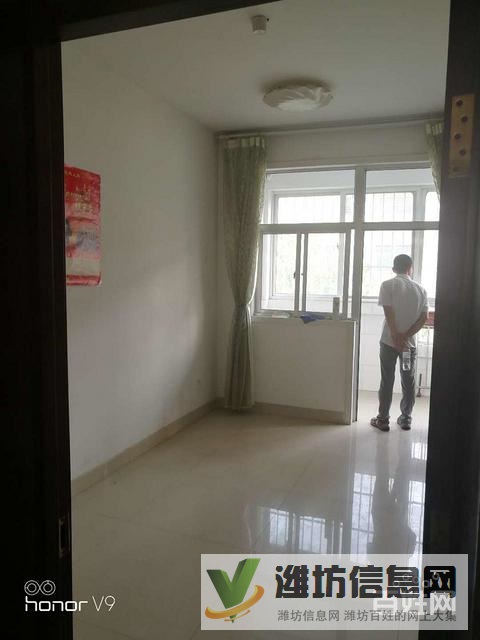 * * * 秋實小區帶車庫61.6萬