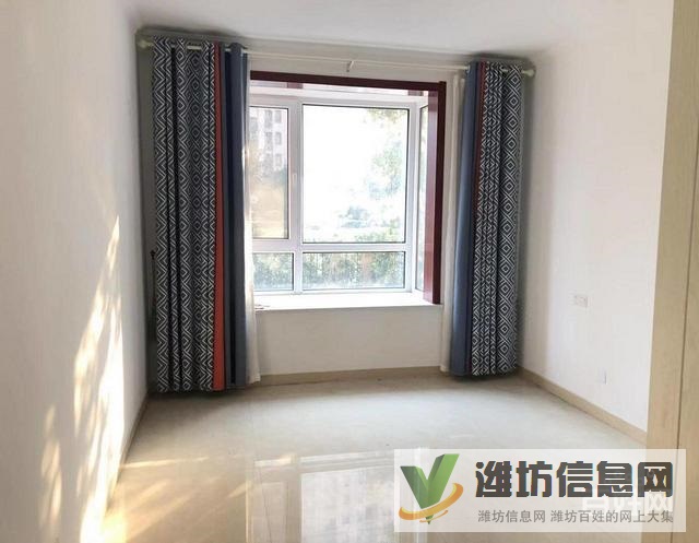 新出中南世紀(jì)星城一樓帶院 精裝142平三室 帶車(chē)位