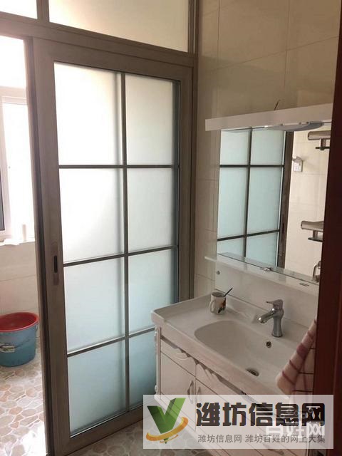 新出中南世紀(jì)星城一樓帶院 精裝142平三室 帶車(chē)位